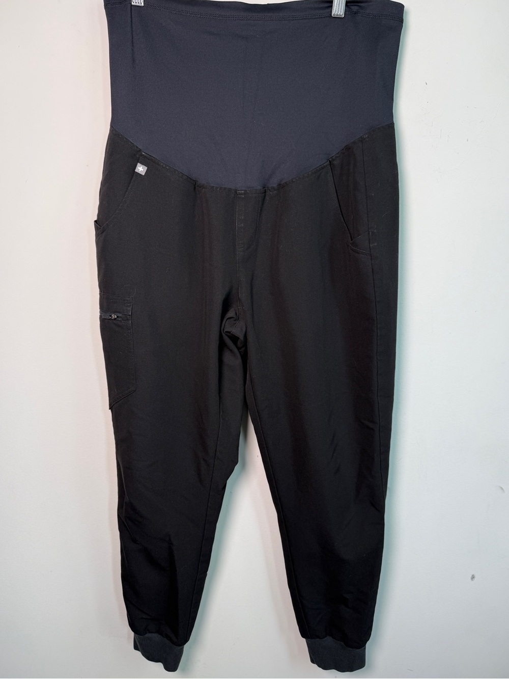 FIGS Zamora Maternity Jogger Scrub Pants Black Sz M Petite